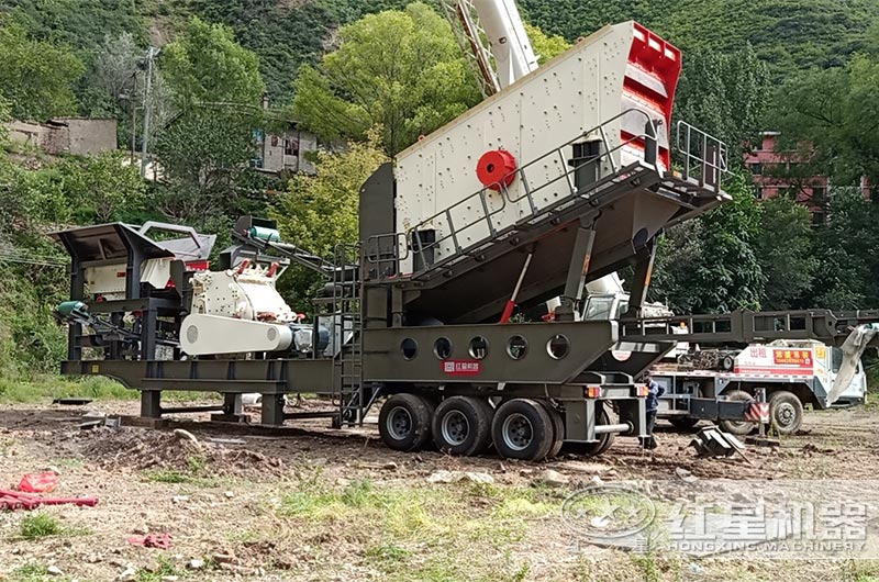 移動破碎篩分站應用現場