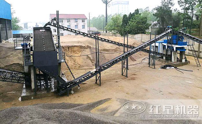 經過粉碎、制沙、洗沙石英砂生產工藝
