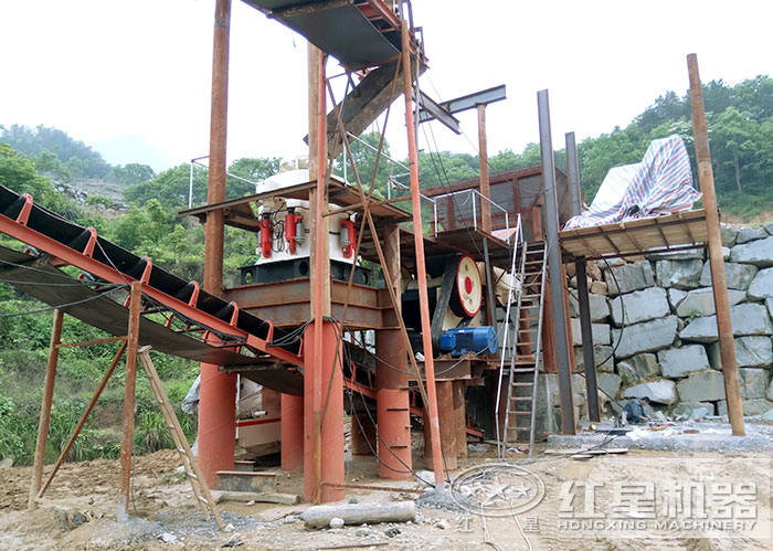 鄂式破碎機、圓錐破碎機安裝現(xiàn)場