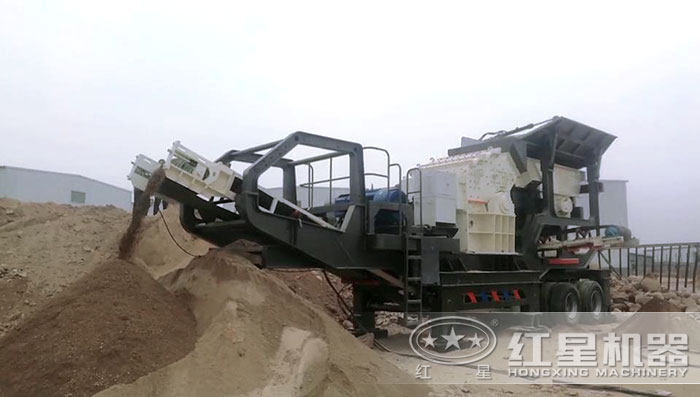 河南洛陽移動式制砂設備作業現場